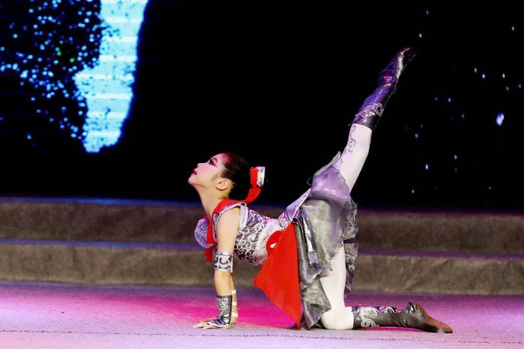 最新舞蹈比賽視頻，舞動(dòng)中的溫情紐帶展現風(fēng)采時(shí)刻