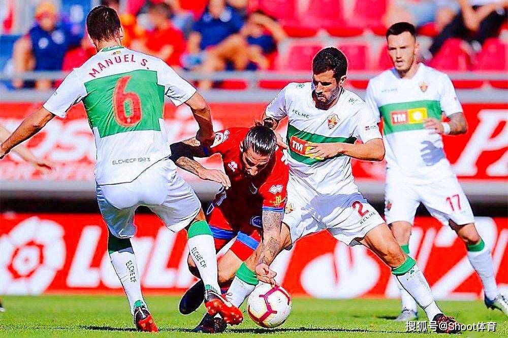 西甲賽場(chǎng)激戰正酣，熱血沸騰瞬間大揭秘！