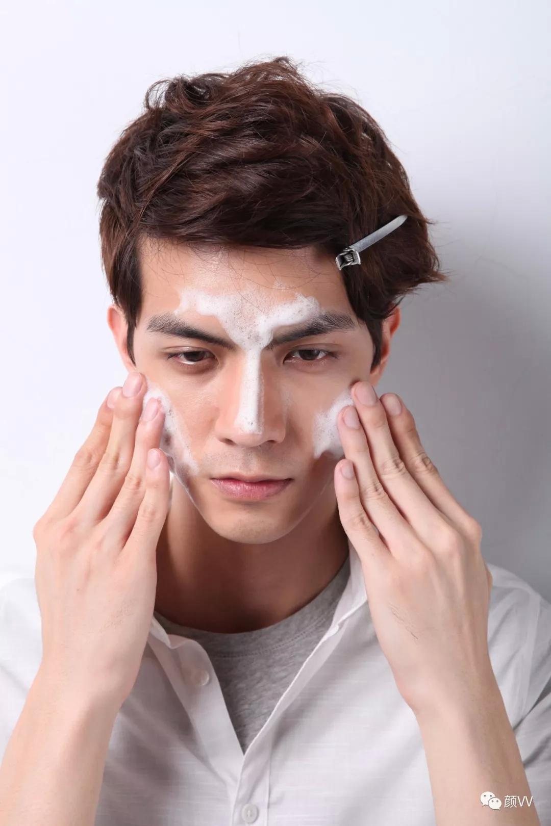 護膚男士重塑自信，擁抱改變與成就感的旅程