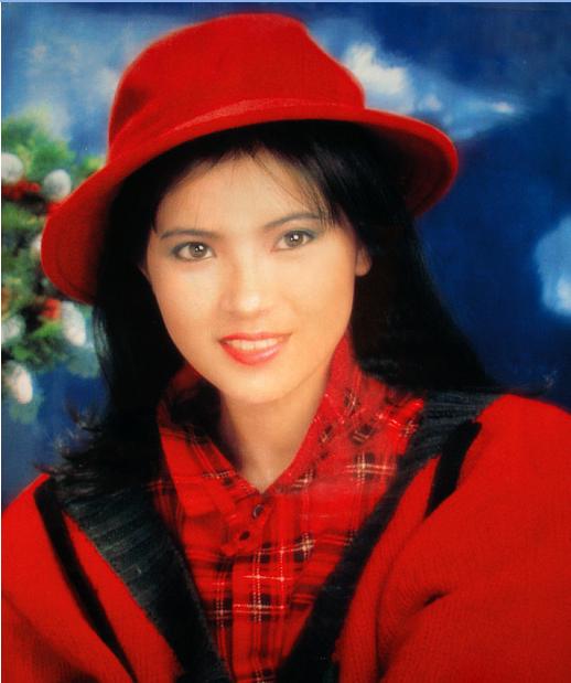 藍潔瑛最新視頻，小巷深處的美食探秘之旅