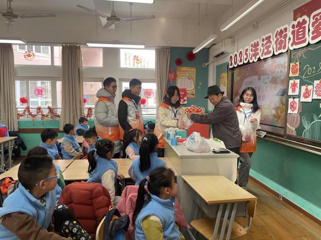 上海最新上課，時(shí)代背景下的教育革新探索