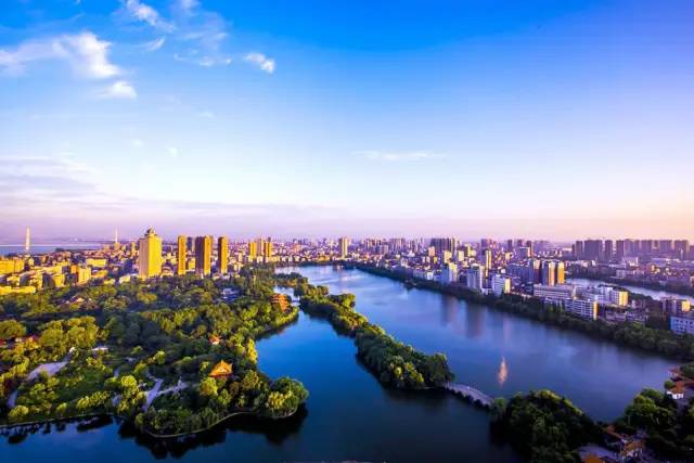 湖北荊州發(fā)展的雙刃劍效應觀(guān)點(diǎn)分析