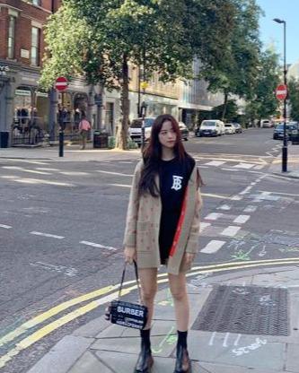 金智秀機場(chǎng)最新動(dòng)態(tài)，時(shí)尚前沿與科技創(chuàng  )新的交融之地