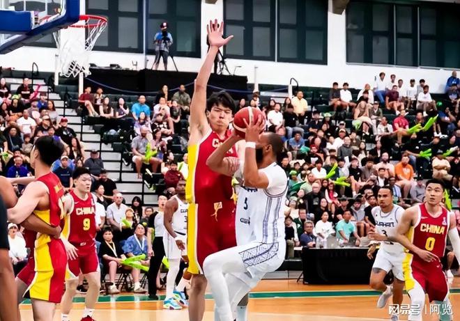 最新籃球賽事，賽場(chǎng)上的溫情與陪伴