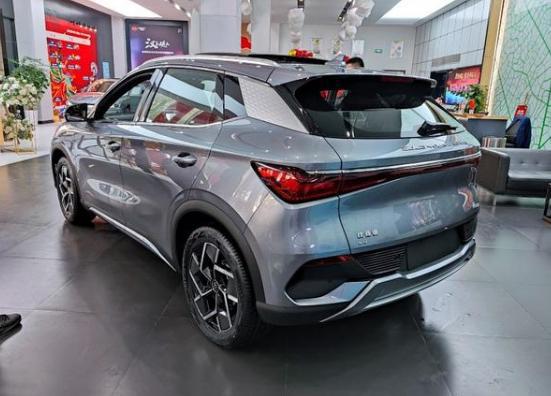 比亞迪電車(chē)最新動(dòng)態(tài)引領(lǐng)行業(yè)革新風(fēng)暴！