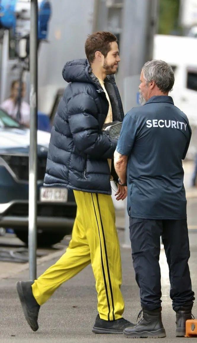 玄彬最新街拍，潮流引領(lǐng)者的時(shí)代風(fēng)采