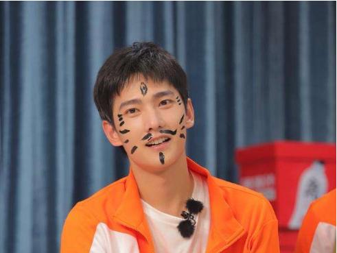 王鶴棣最新商務(wù)，展現變化的力量與自信成長(cháng)的旅程