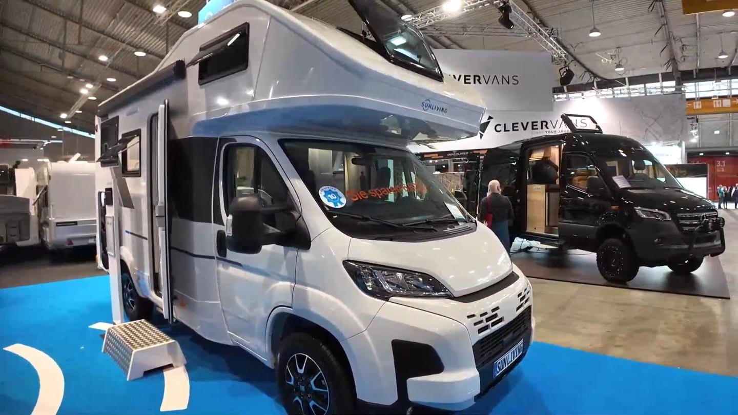 探索小巷中的驚喜，揭秘最新款房車(chē)發(fā)布，帶你領(lǐng)略未來(lái)生活新體驗