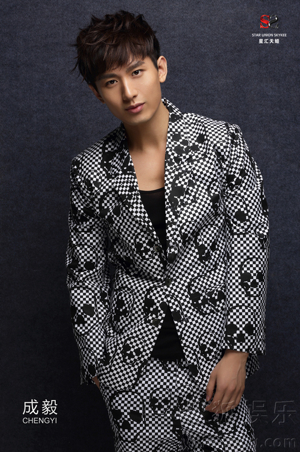 成毅最新劇透揭秘，小巷深處的獨特風(fēng)情